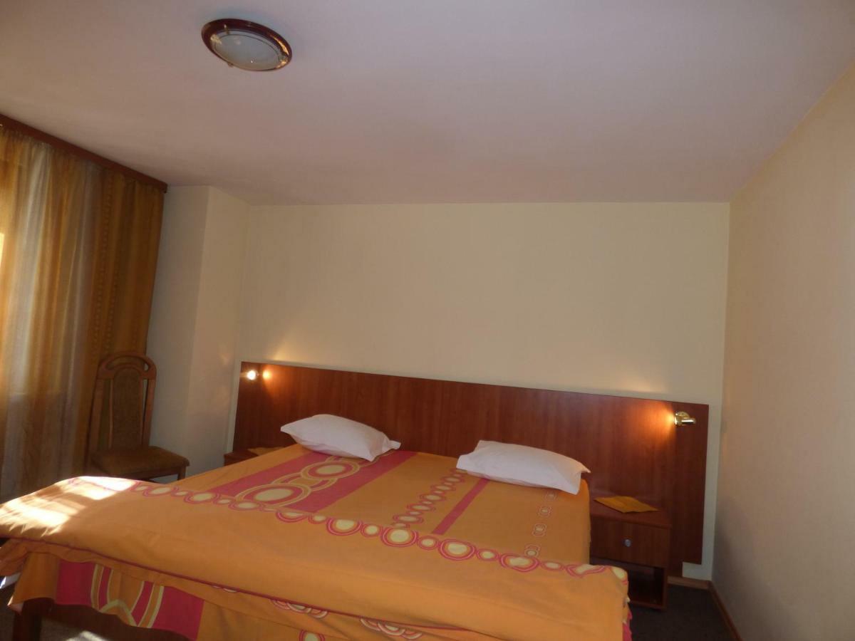 Gura Padurii Hotel Sinaia Buitenkant foto