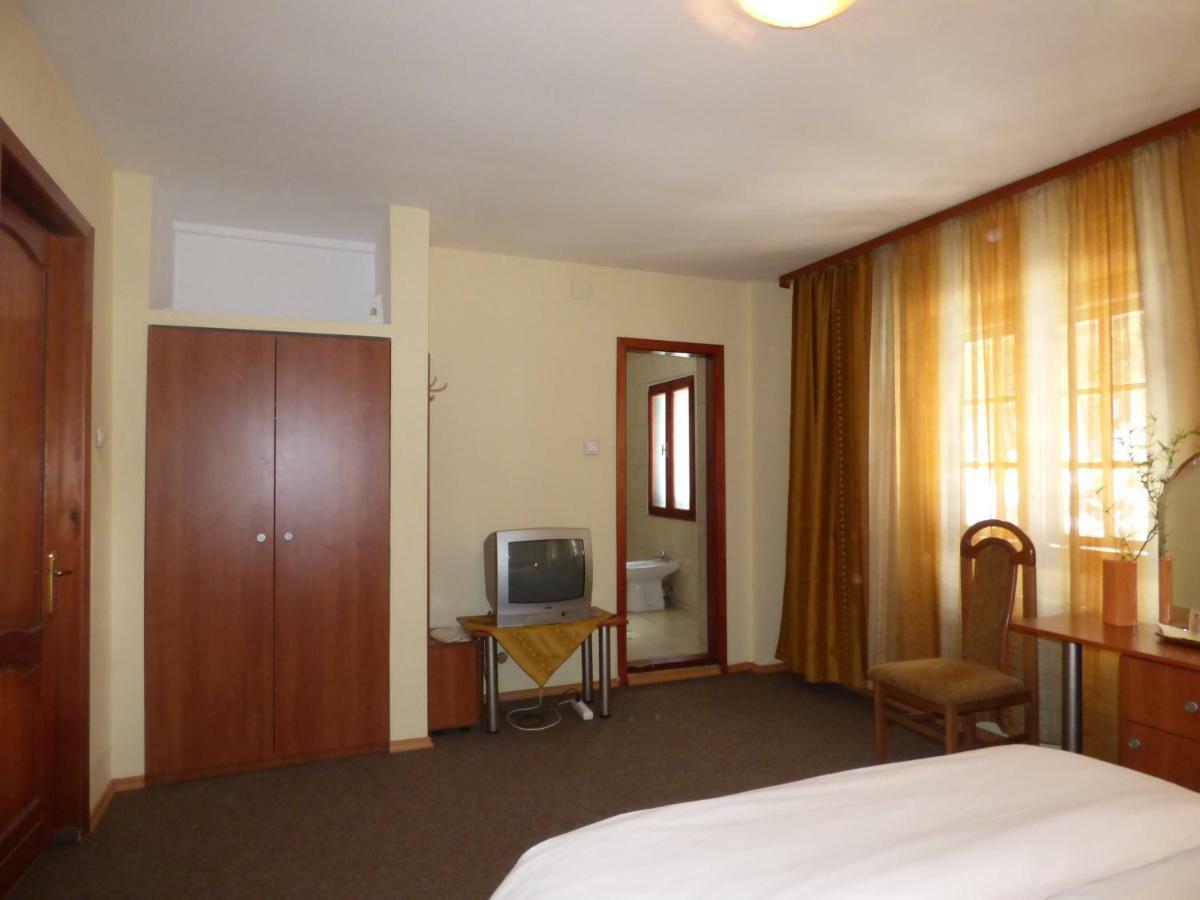 Gura Padurii Hotel Sinaia Buitenkant foto